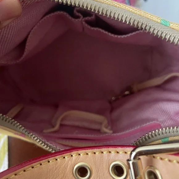 COPY - Dooney & Bourke purse - Picture 2 of 2